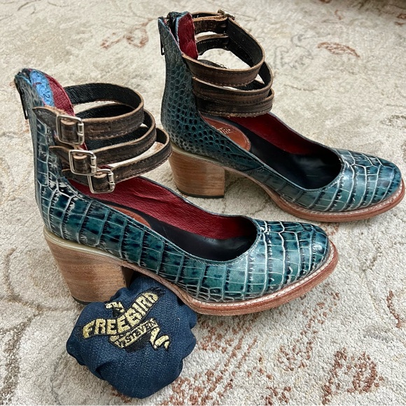Freebird Randi Shoes - Picture 2 of 12